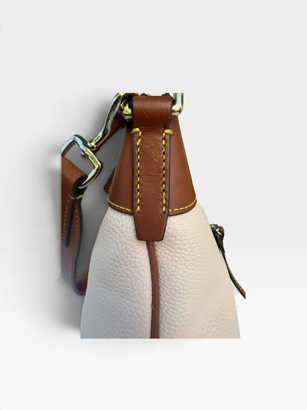 Dooney & Bourke Blush Pink Pebble Grain Leather Hobo Shoulder Bag. V2204120 - Picture 5 of 16
